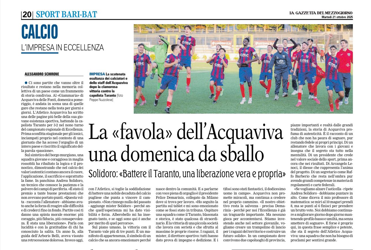 La scatenata esultanza dei calciatori e dello staff dell’Acquaviva dopo la clamorosa vittoria contro la capolista Taranto